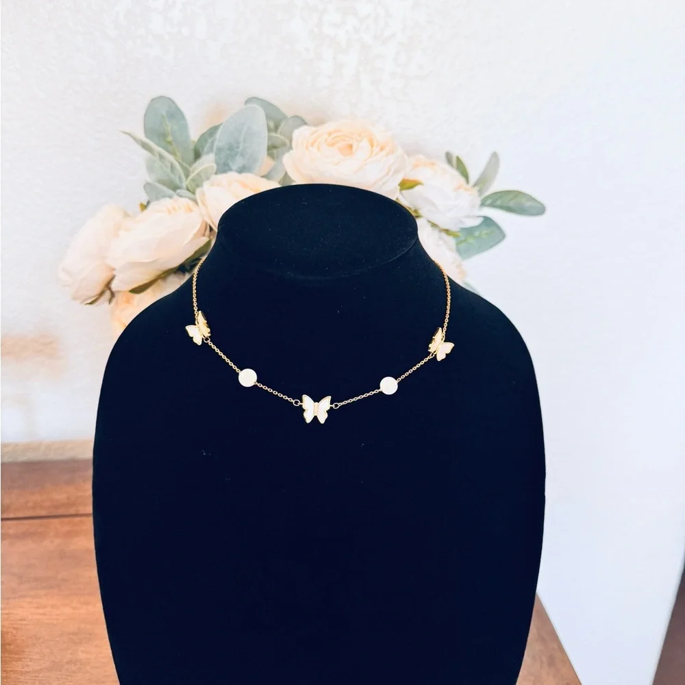 Gold Butterfly Necklace with Pearls - Picture 5 of 7